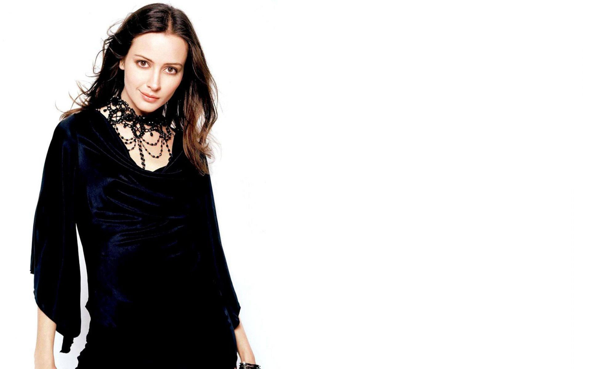 Amy Acker Wallpapers