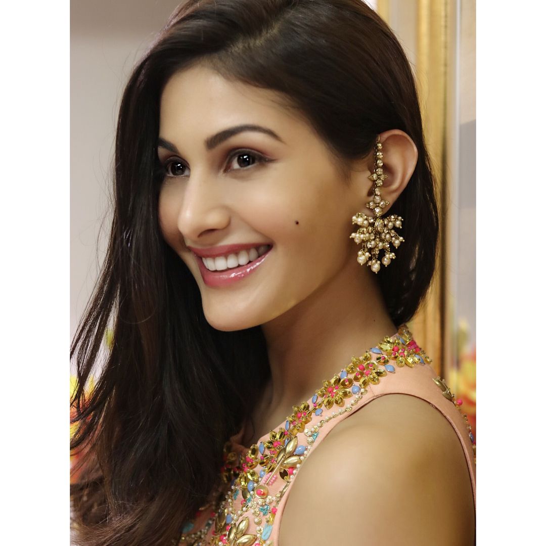 Amyra Dastur Wallpapers