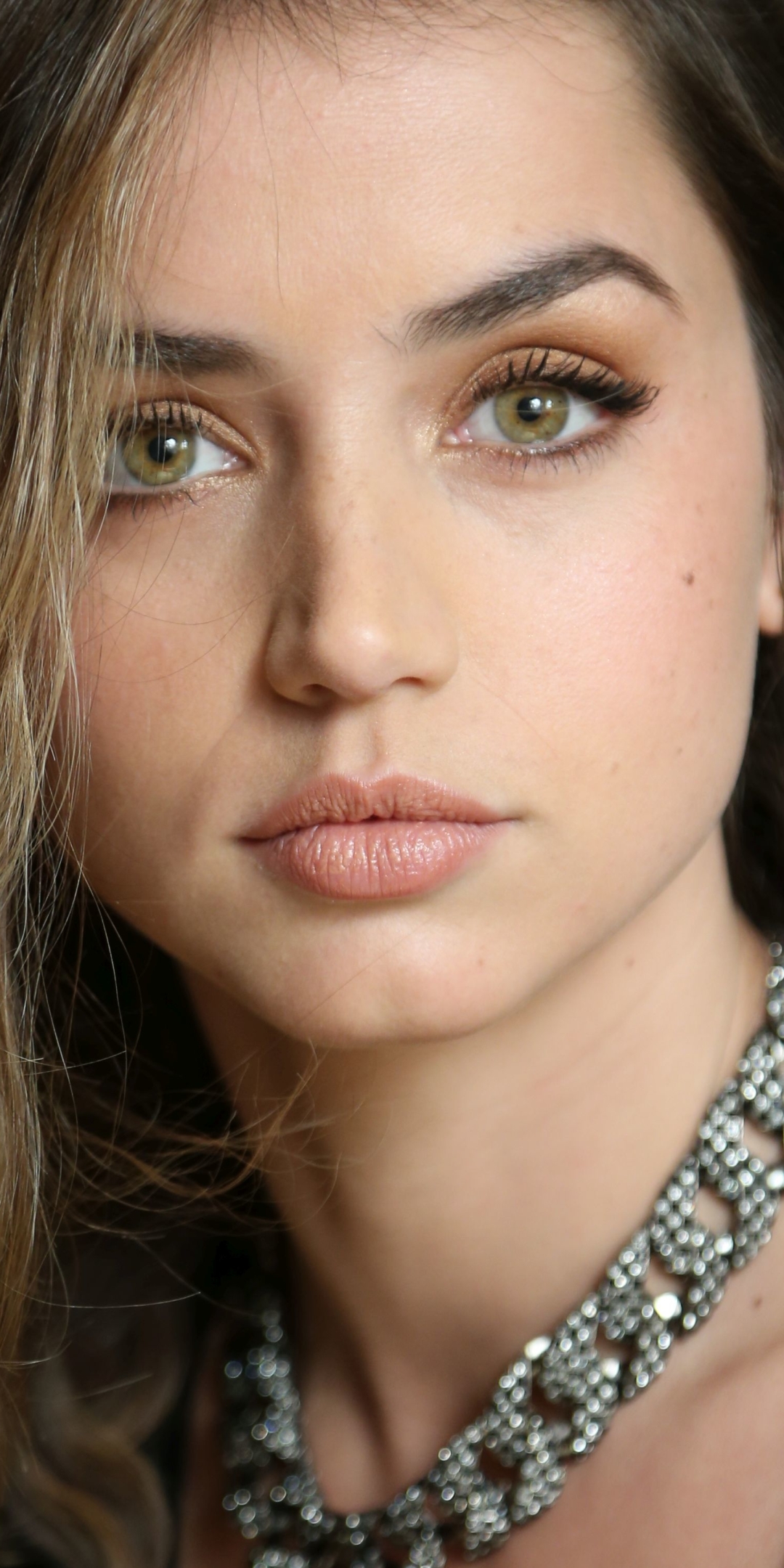 Ana de Armas Green Eyes Wallpapers