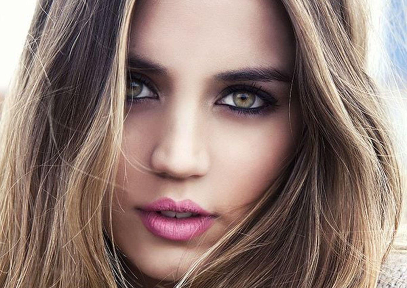 Ana de Armas Green Eyes Wallpapers