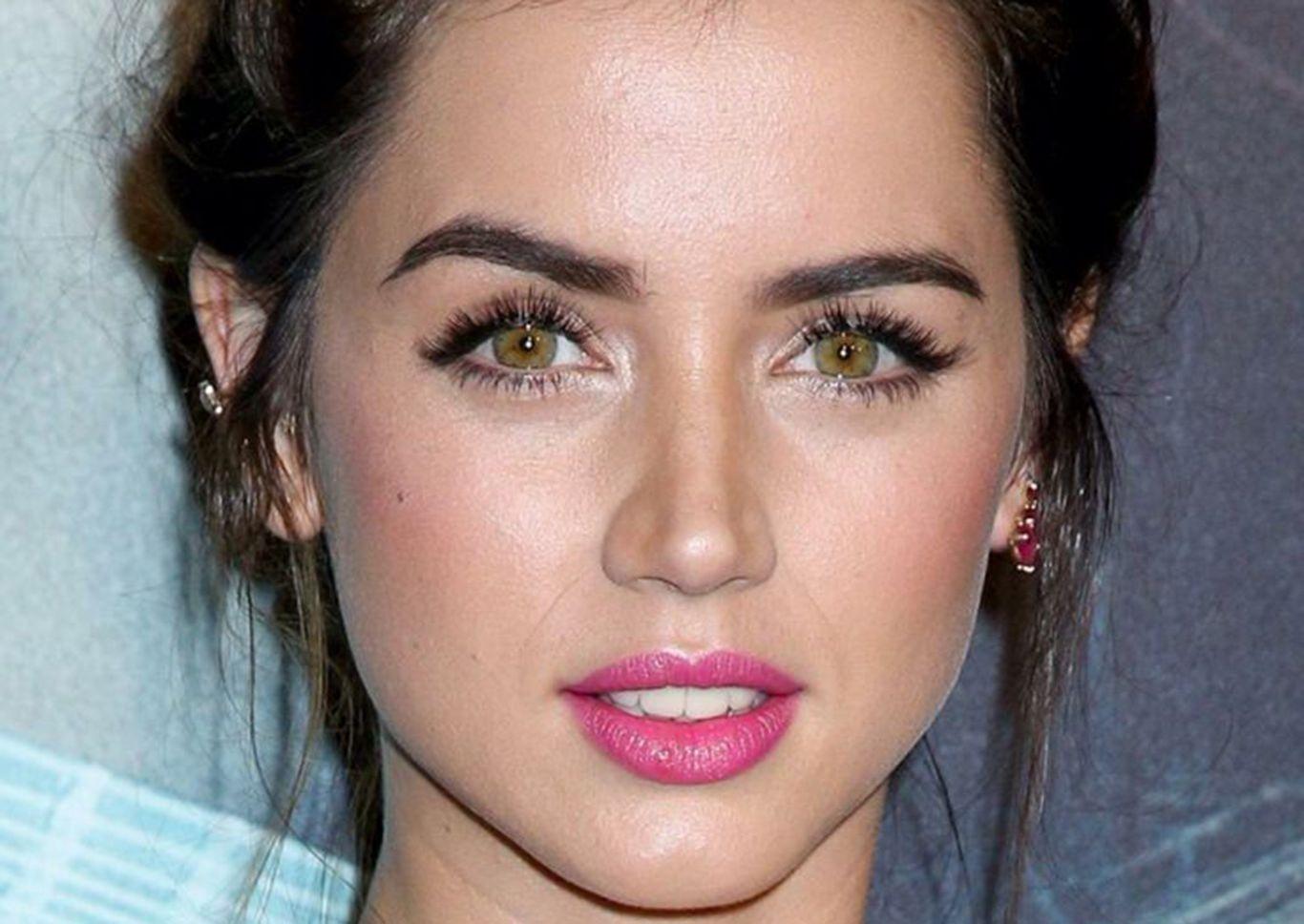 Ana de Armas Green Eyes Wallpapers