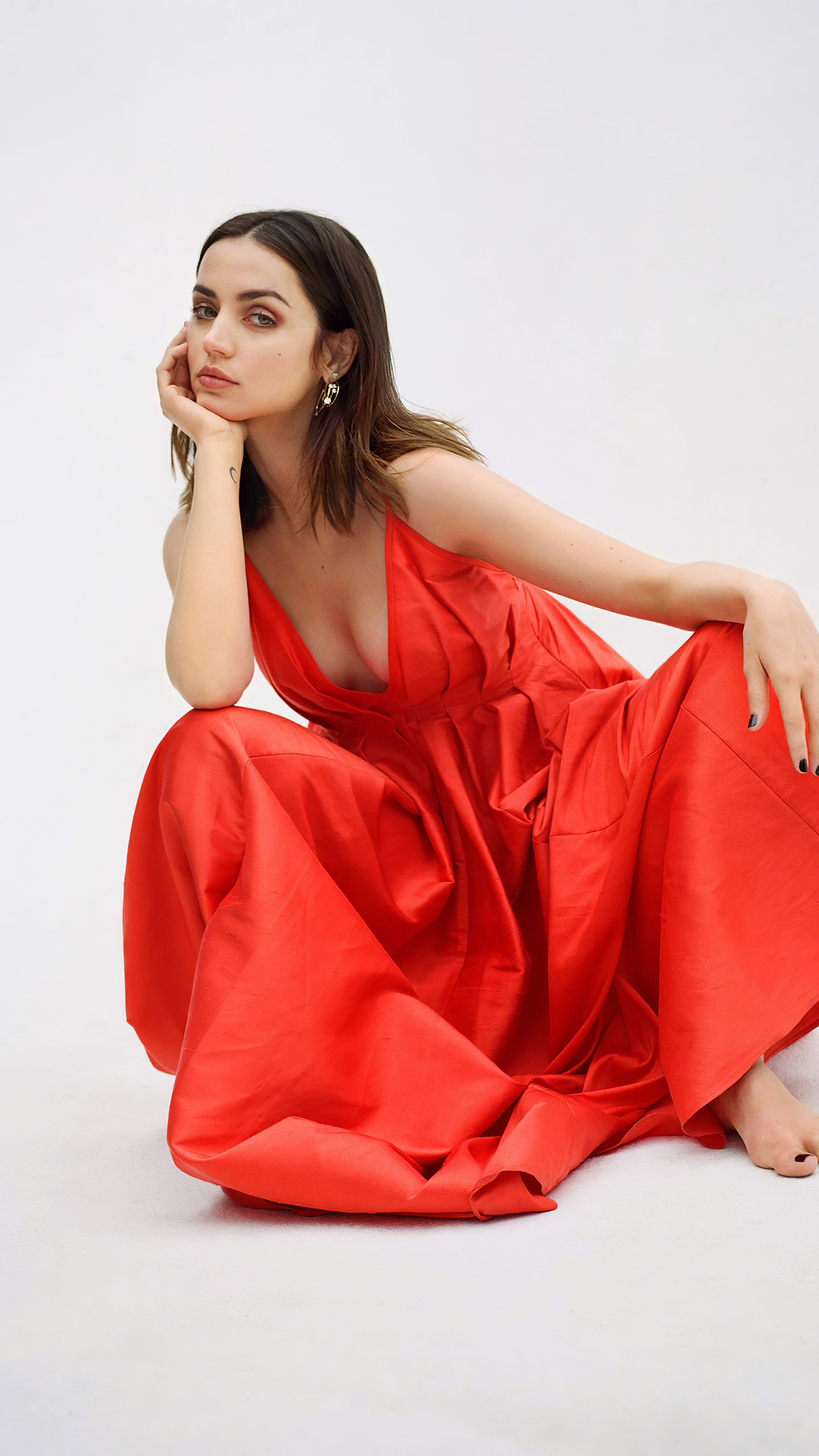 Ana de Armas in Red Dress Wallpapers