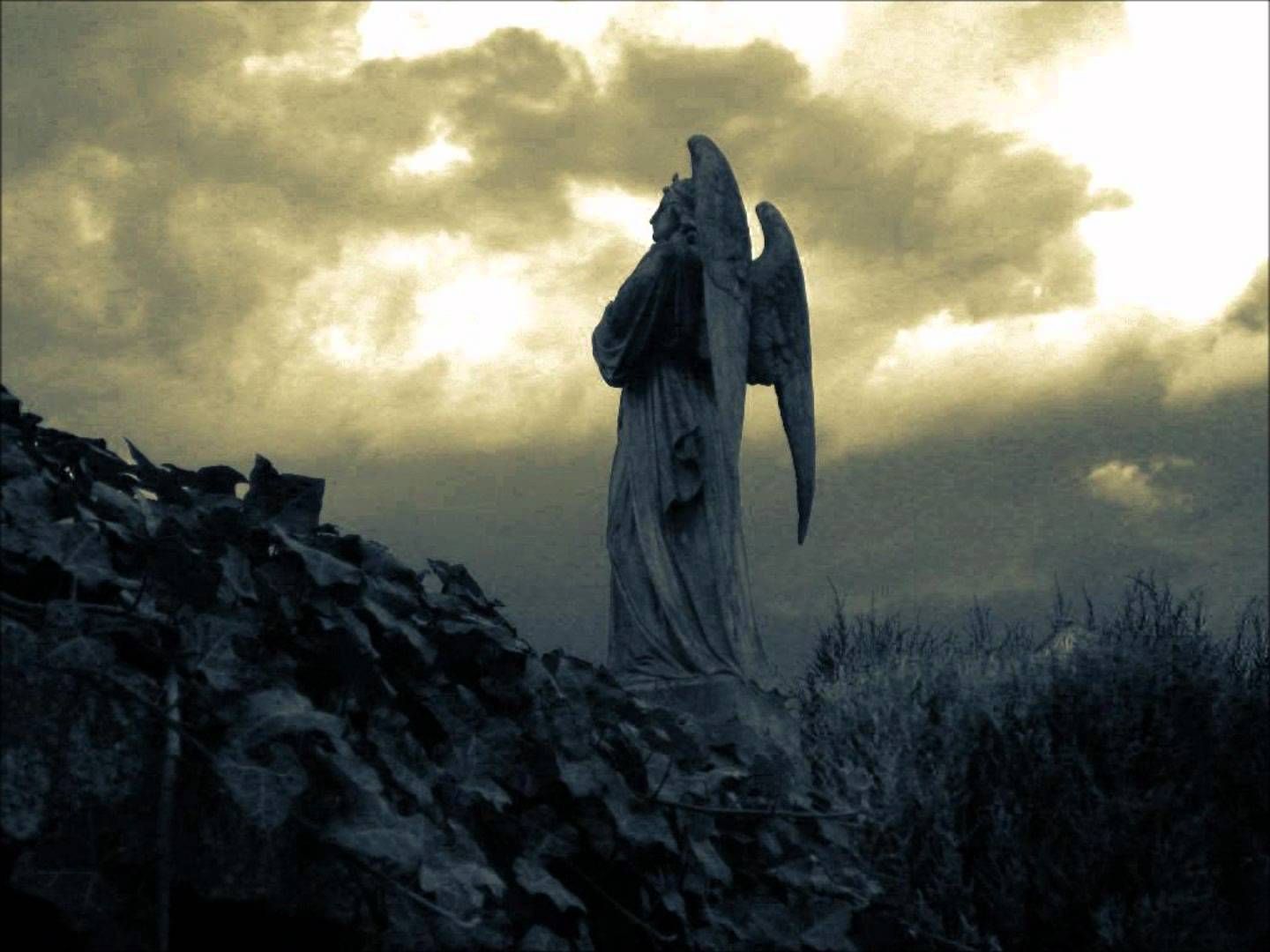 Angel Statues Wallpapers