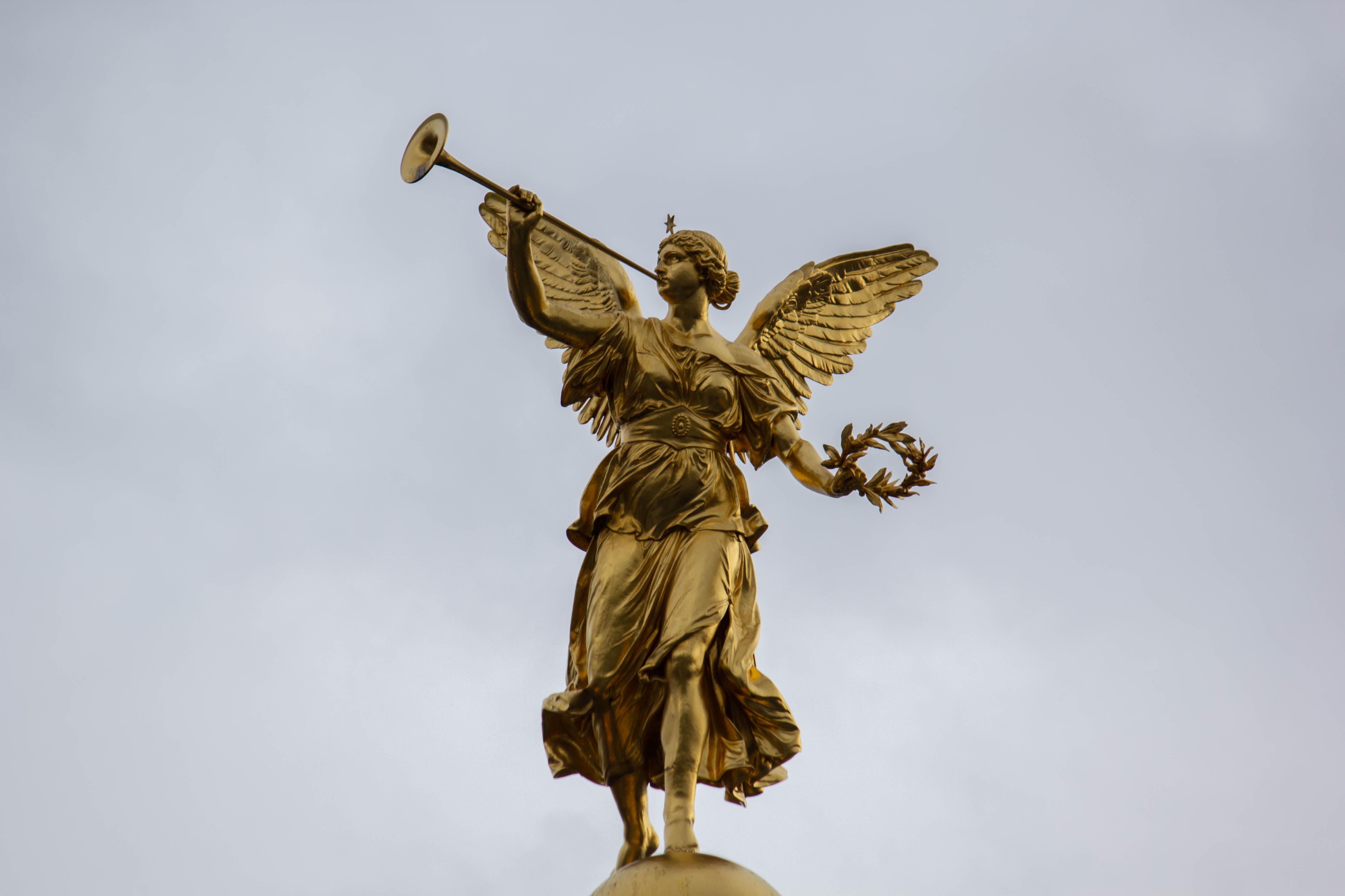 Angel Statues Wallpapers