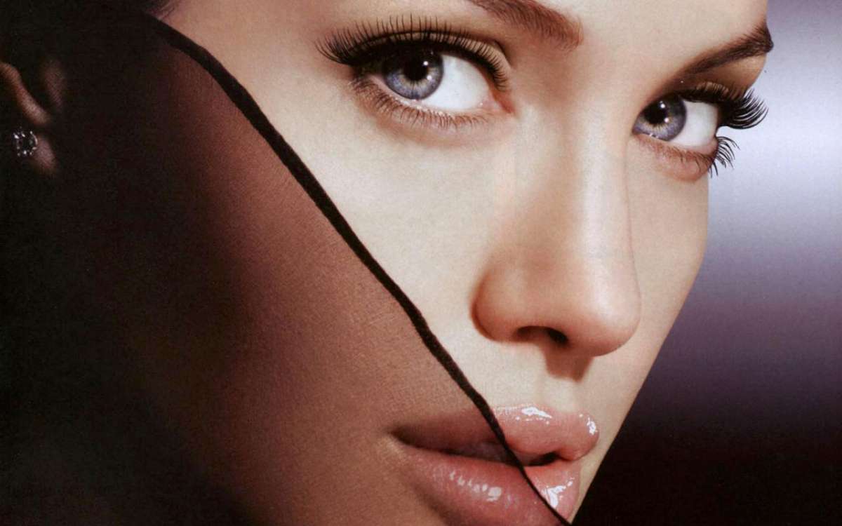 Angelina Jolie HD Wallpapers