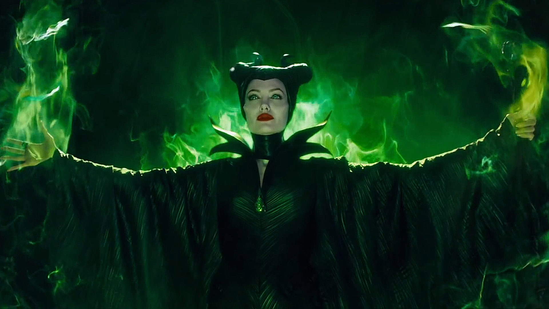 Angelina Jolie In Maleficent 2 Wallpapers