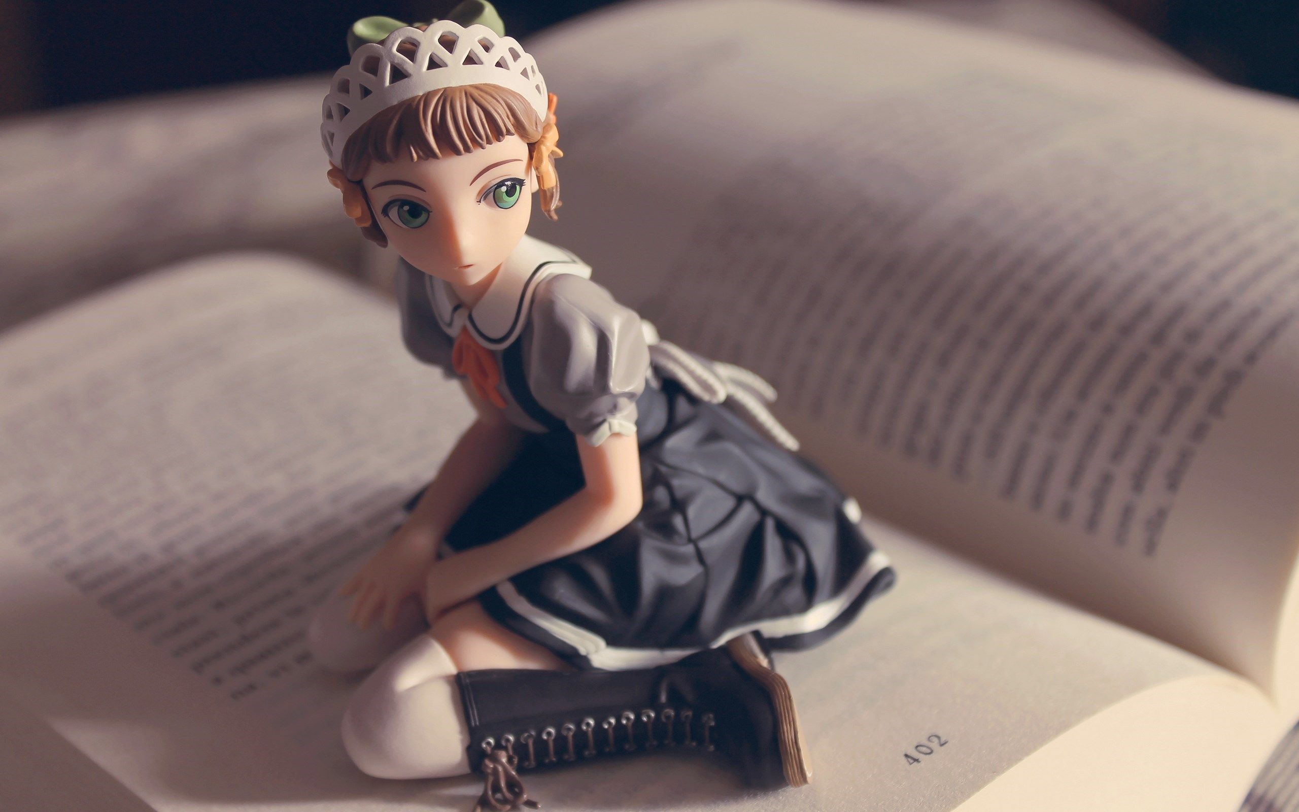 Anime Girl Reading Books Wallpapers