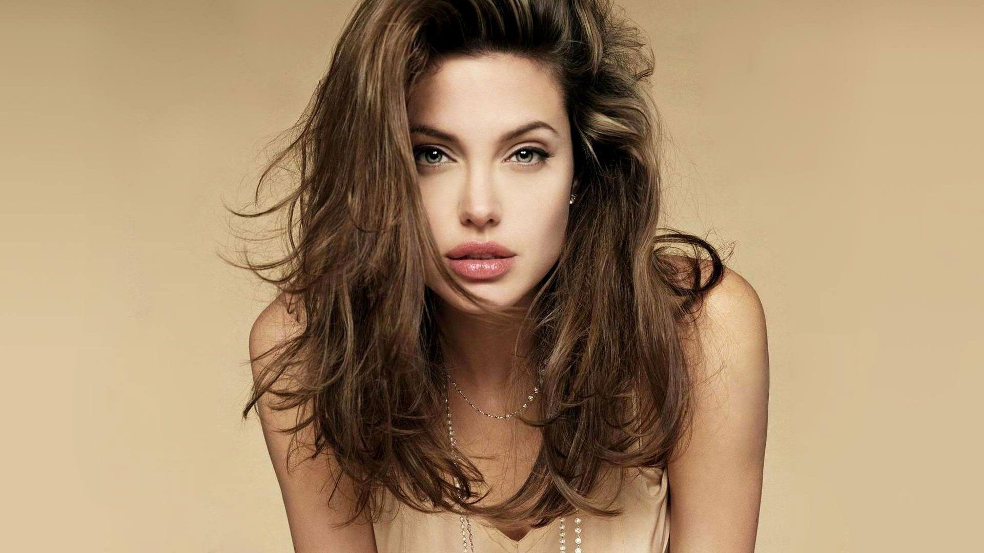 Anjilina Jolie Wallpapers