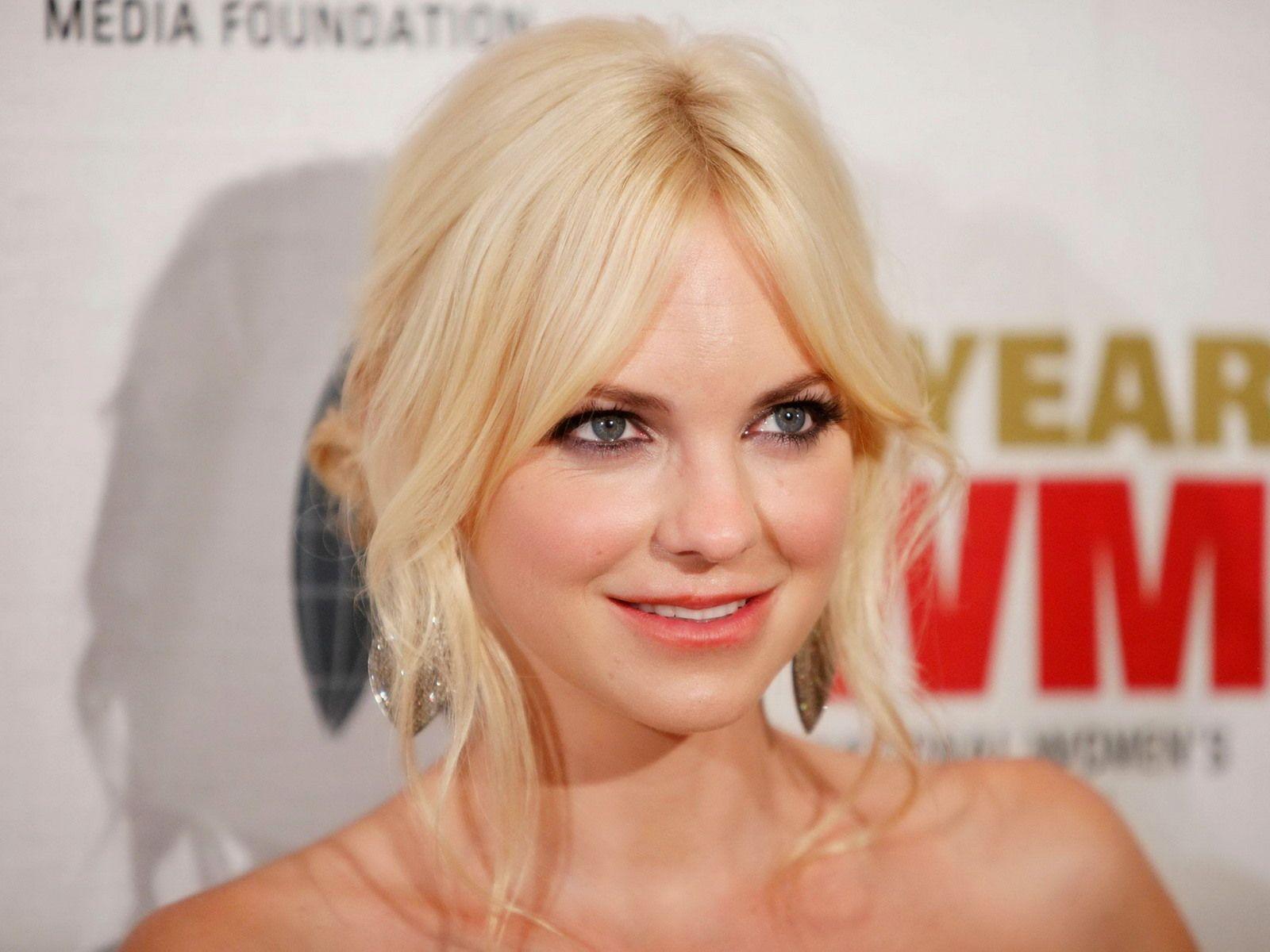 Anna Faris Wallpapers