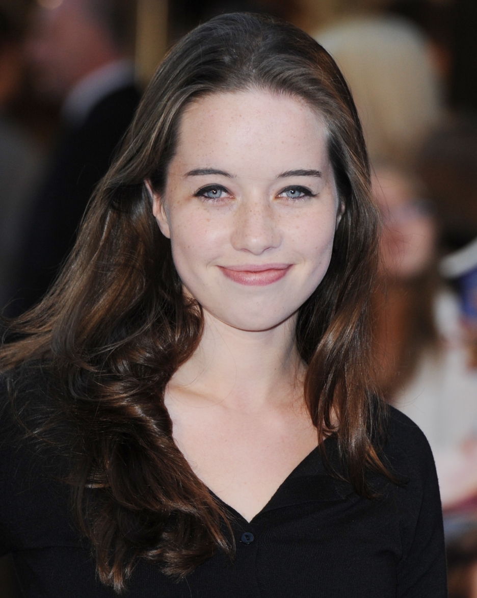 Anna Popplewell Wallpapers