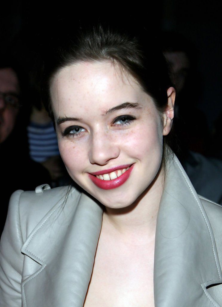 Anna Popplewell Wallpapers