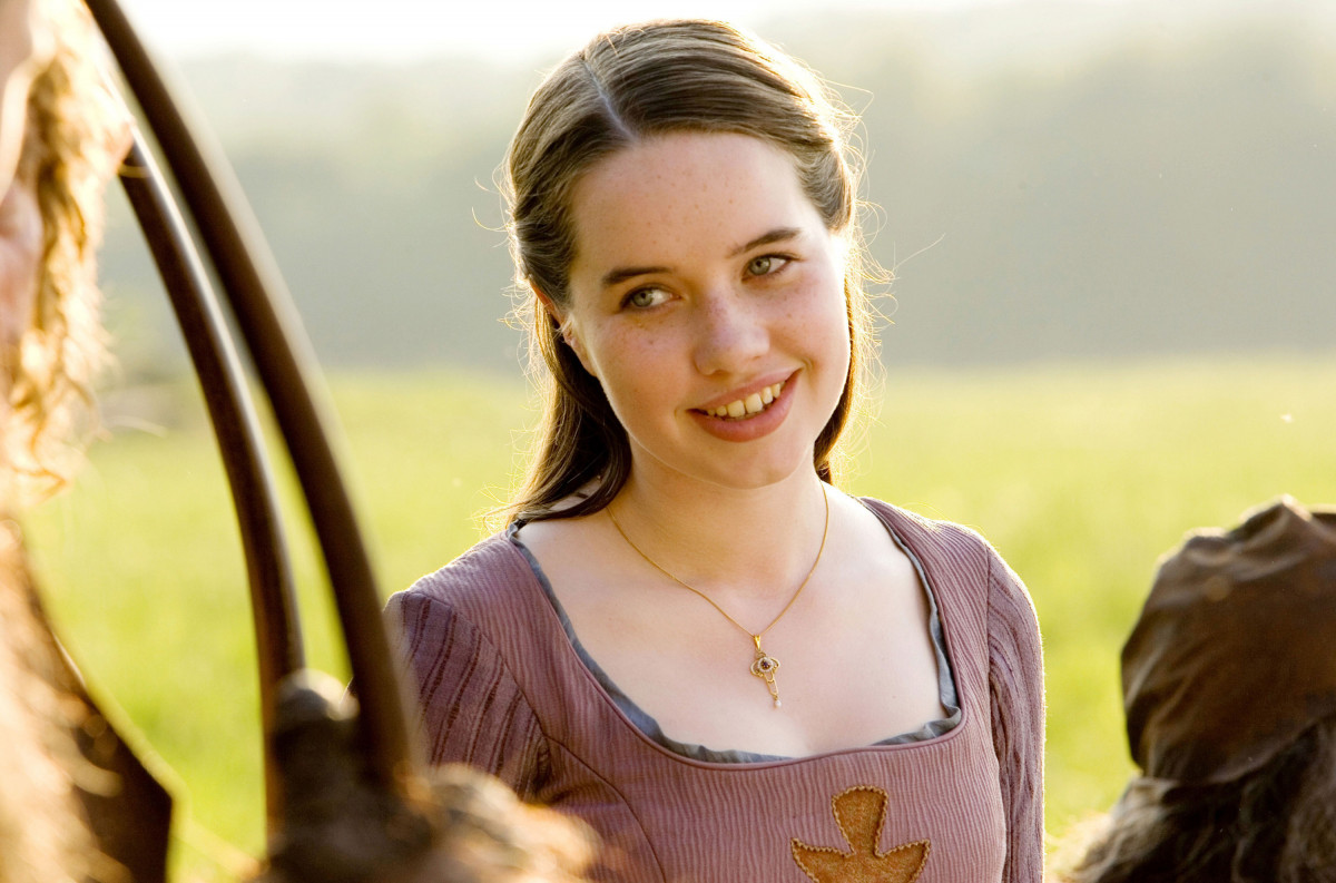 Anna Popplewell Wallpapers