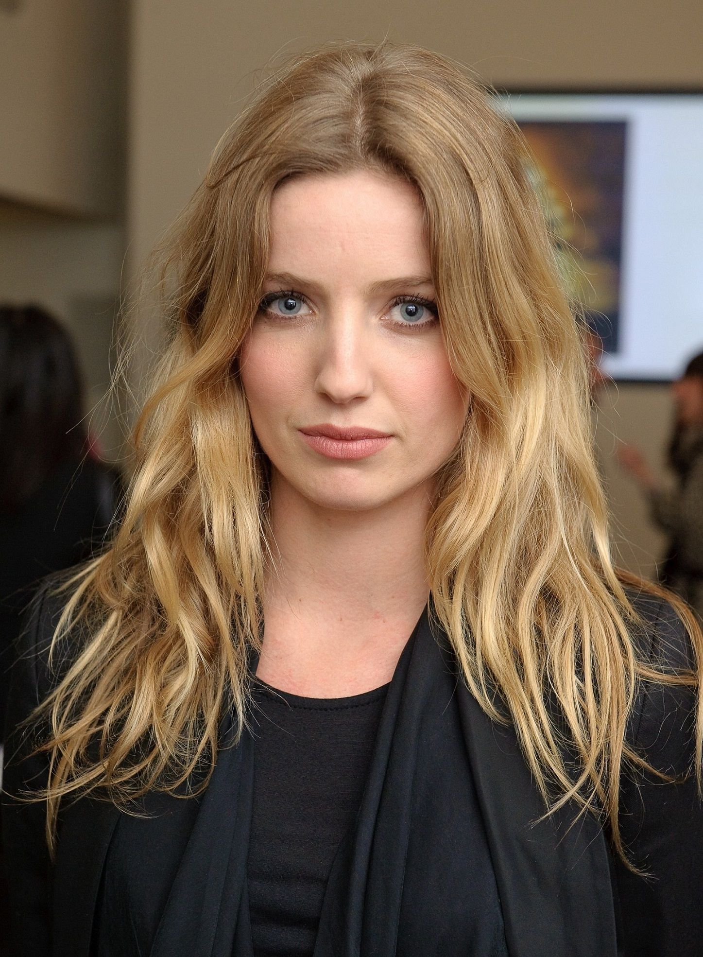 Annabelle Wallis Wallpapers