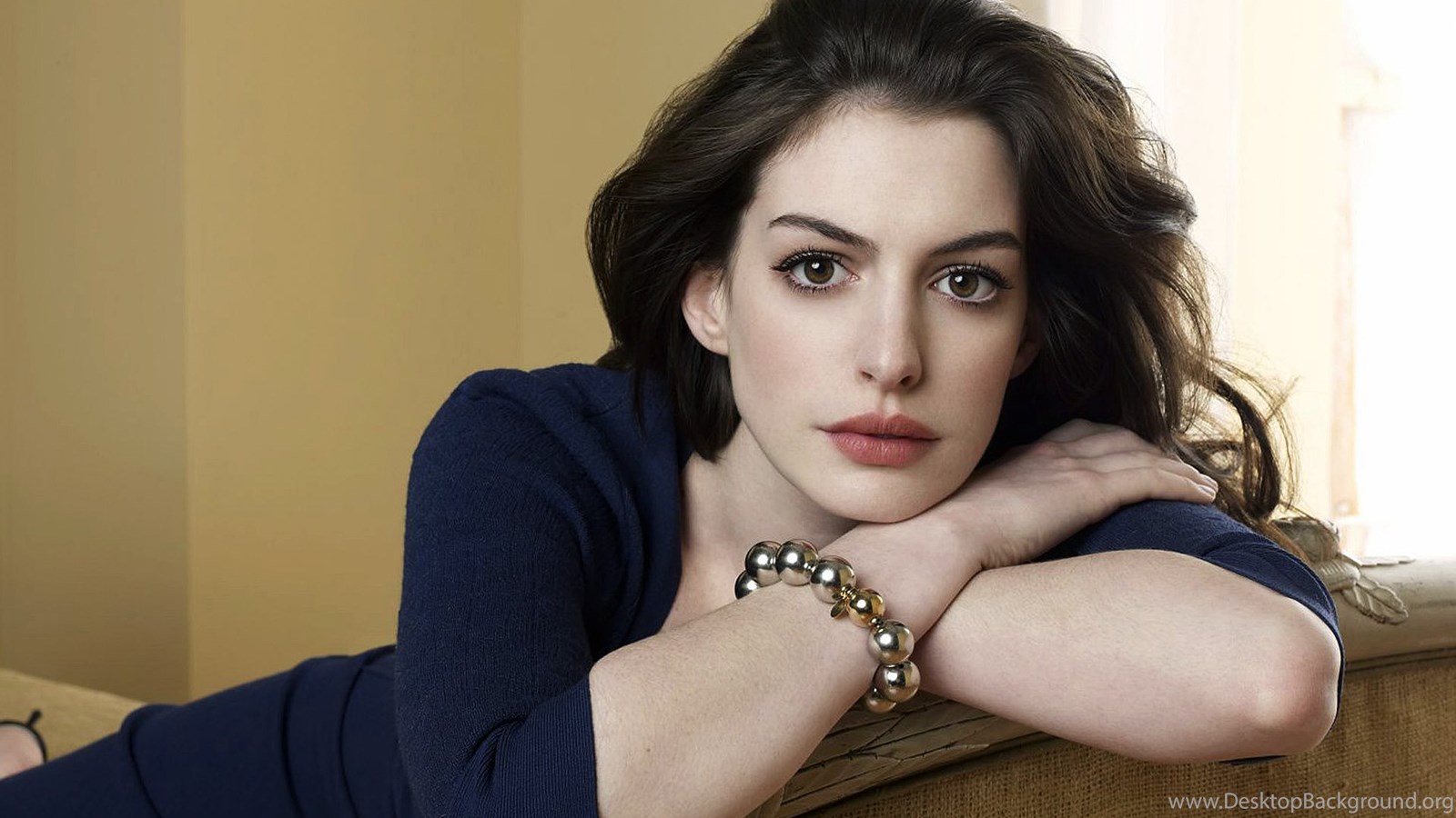 Anne Hathaway Hd Wallpapers