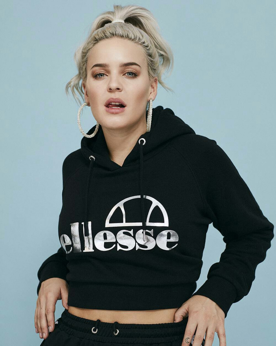 Anne-Marie Wallpapers