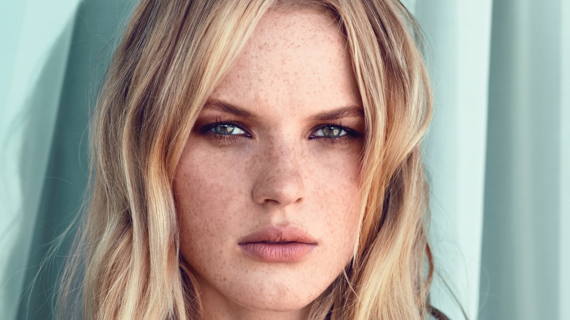 Anne Vyalitsyna Wallpapers