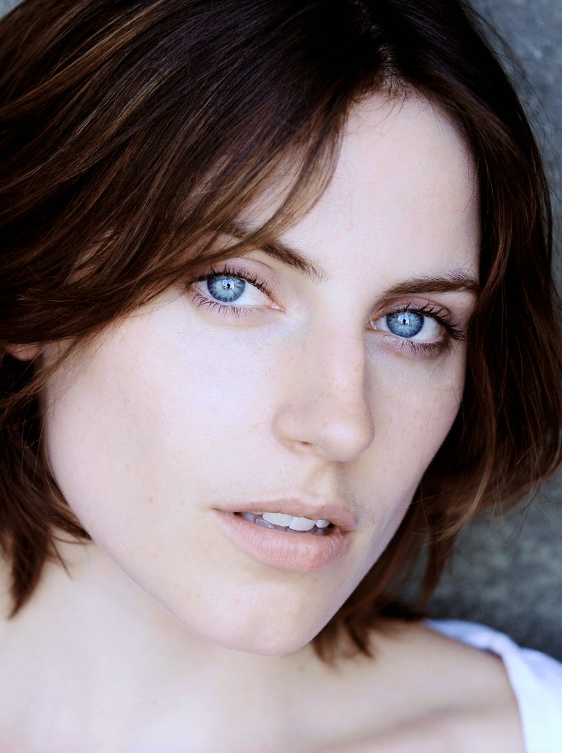 Antje Traue Wallpapers