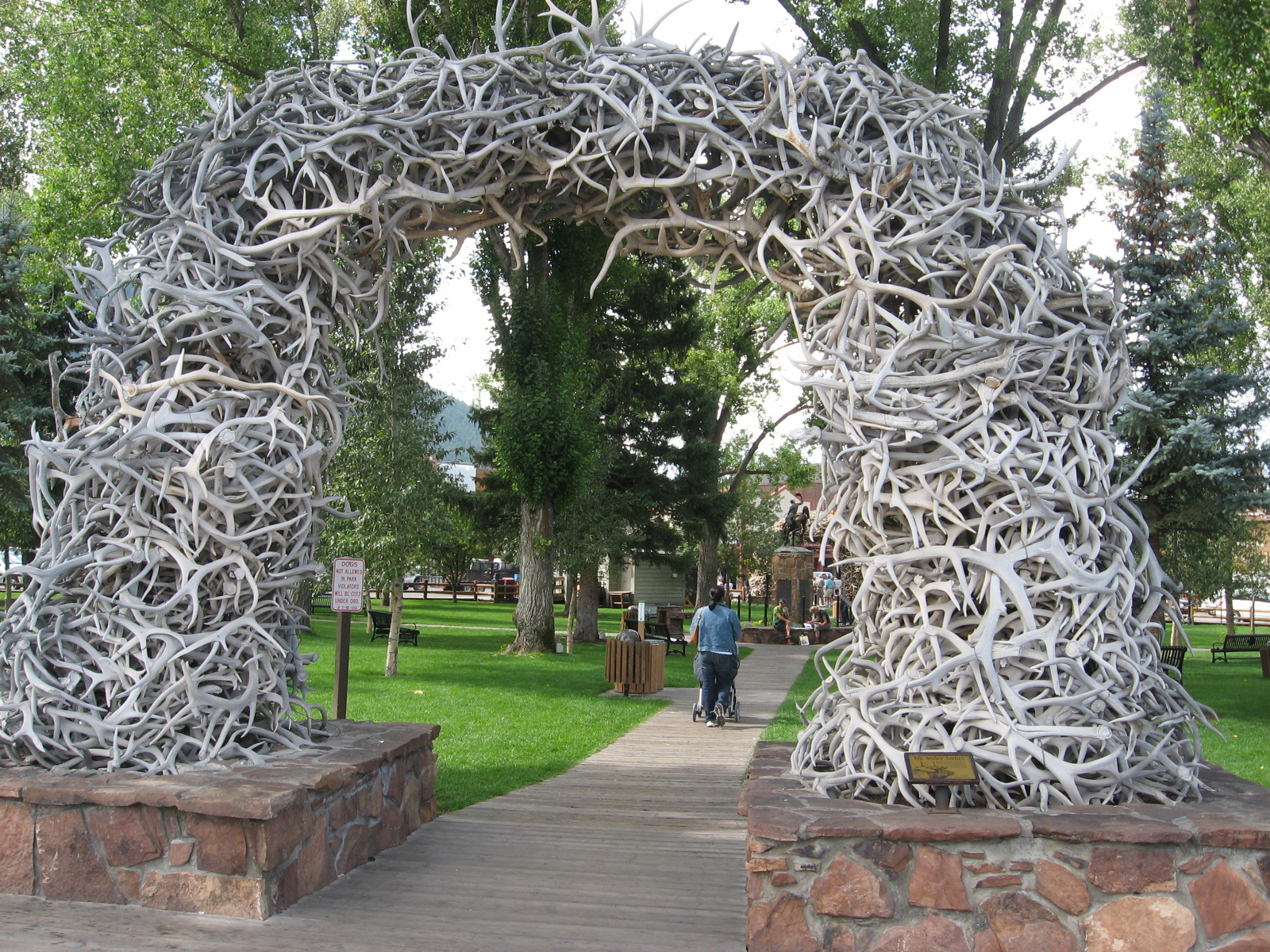 Antler Arch Wallpapers