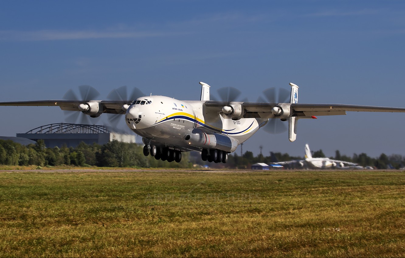 Antonov An-22 Wallpapers