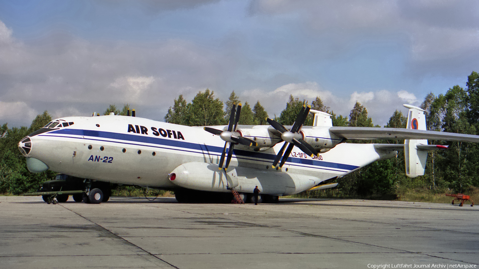 Antonov An-22 Wallpapers