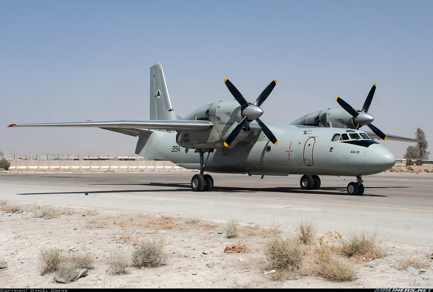 Antonov An-32 Wallpapers