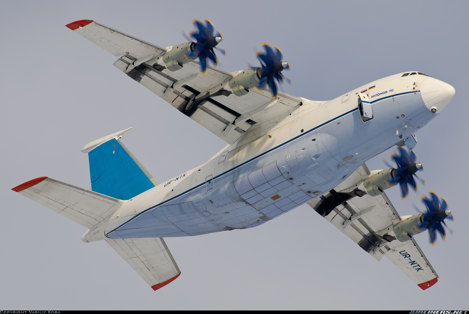 Antonov An-70 Wallpapers