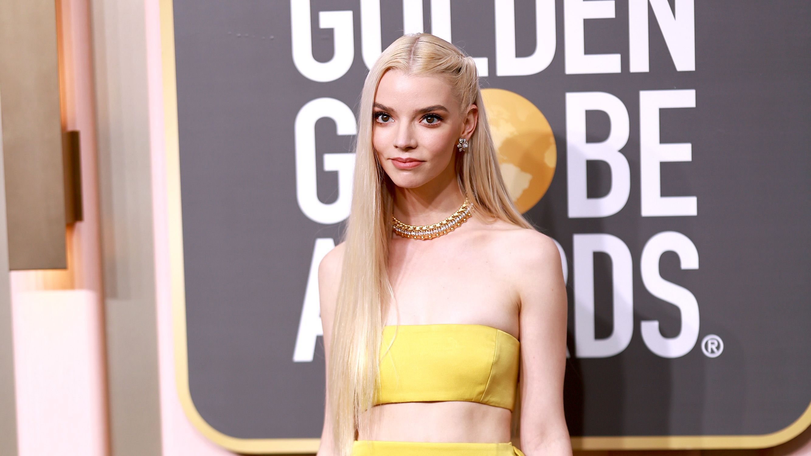 Anya Taylor-Joy Golden Globes 2021 Wallpapers