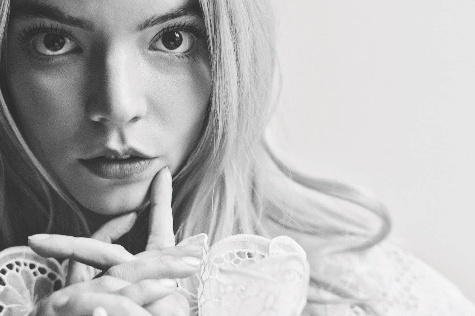 Anya Taylor-Joy New Black &amp; White 2021 Wallpapers