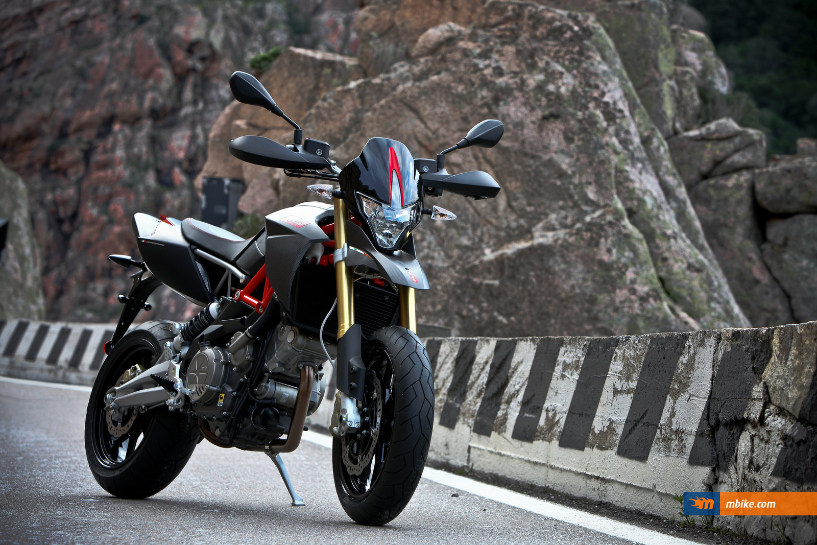 Aprilia Dorsoduro Wallpapers