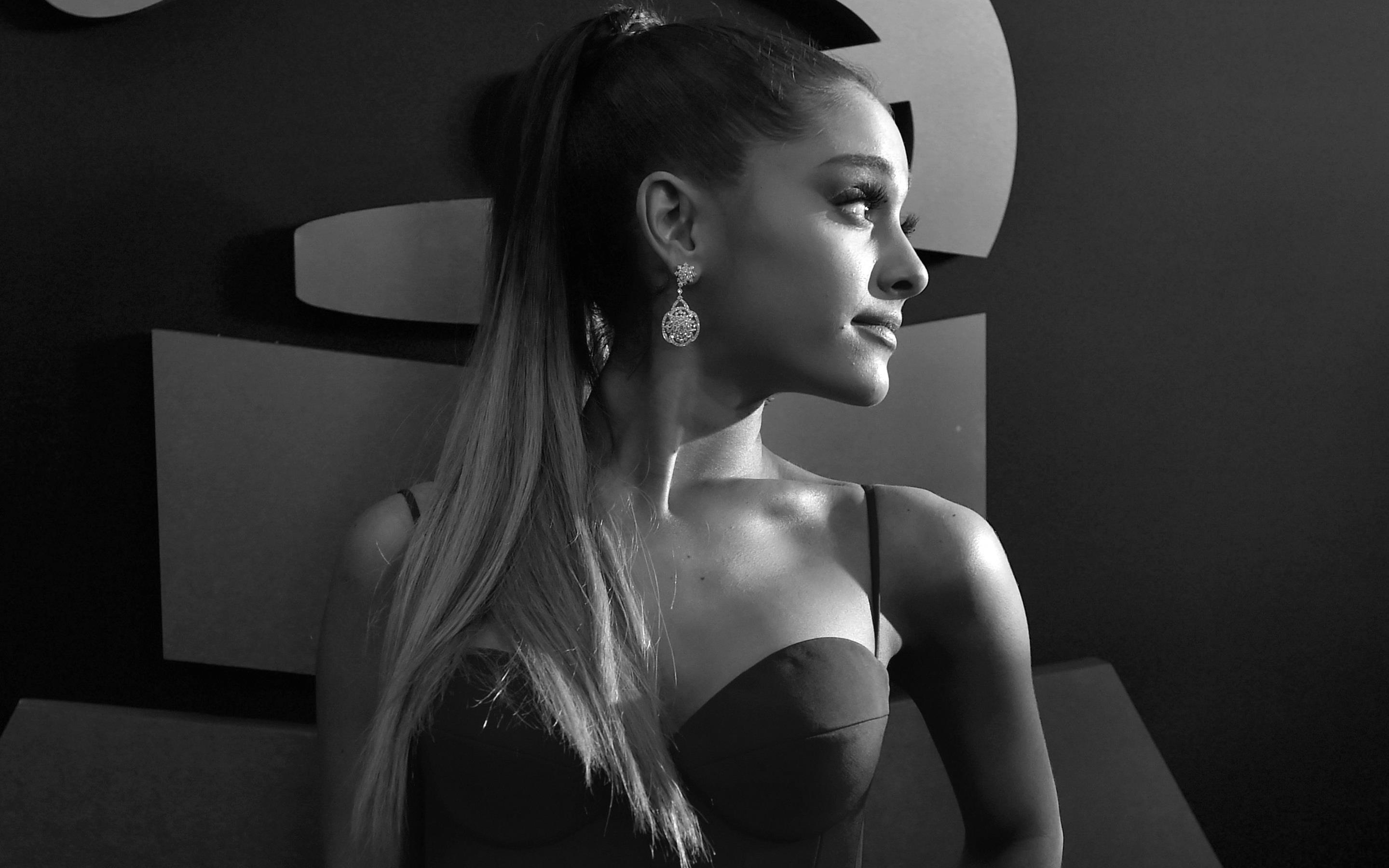 Ariana Grande 2017 Wallpapers