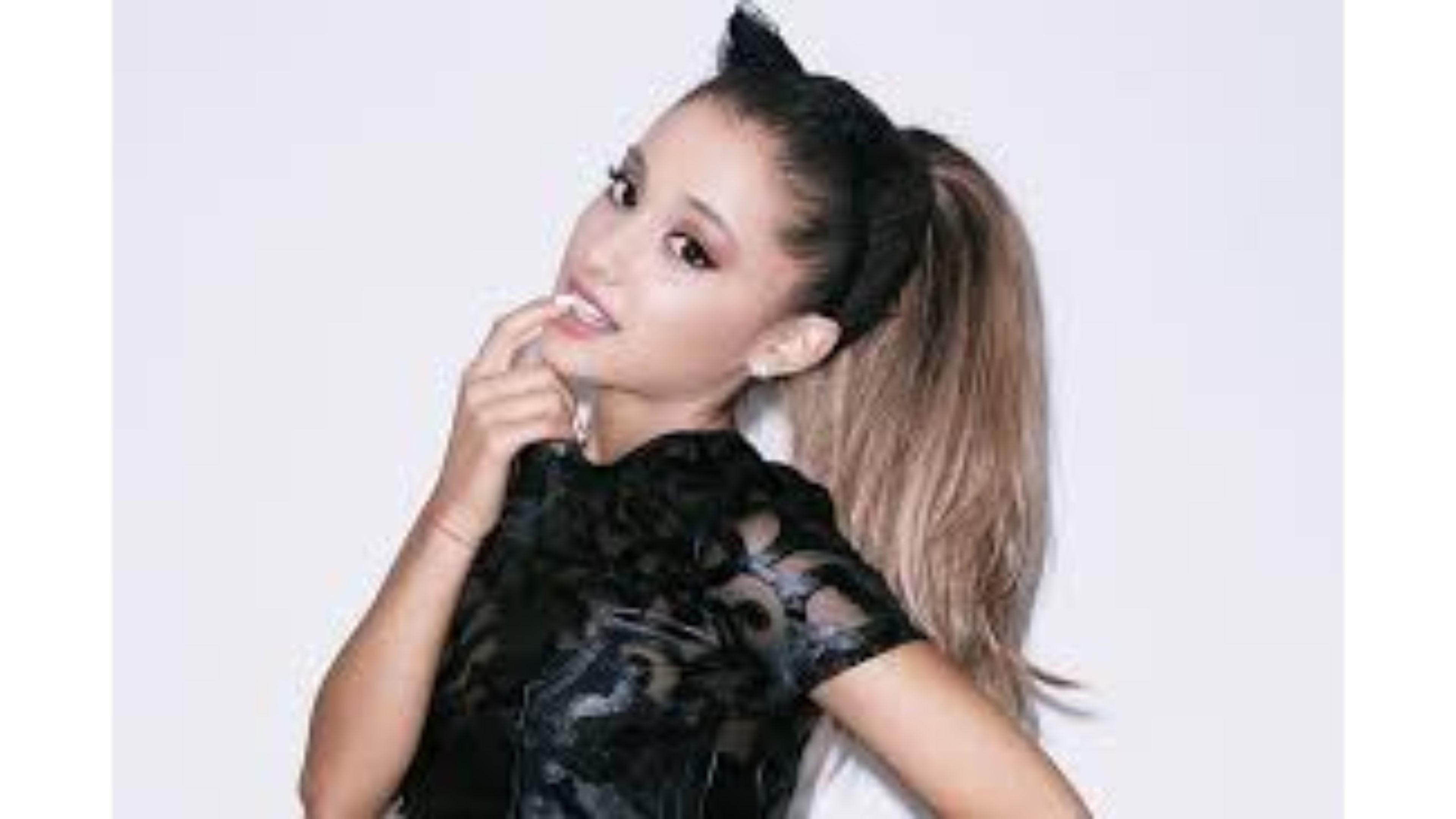 Ariana Grande 2017 Wallpapers