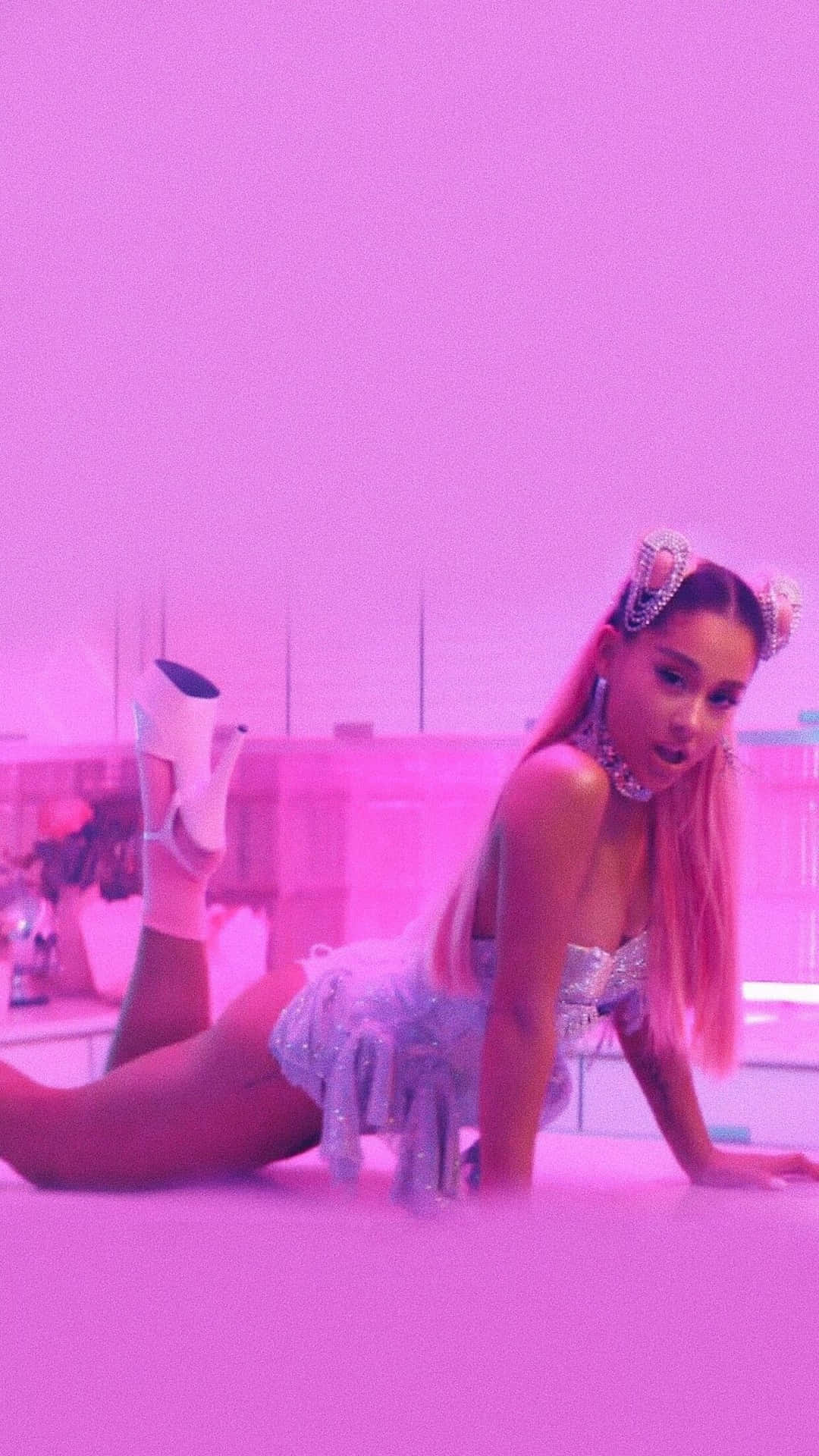 ariana grande 7 rings Wallpapers