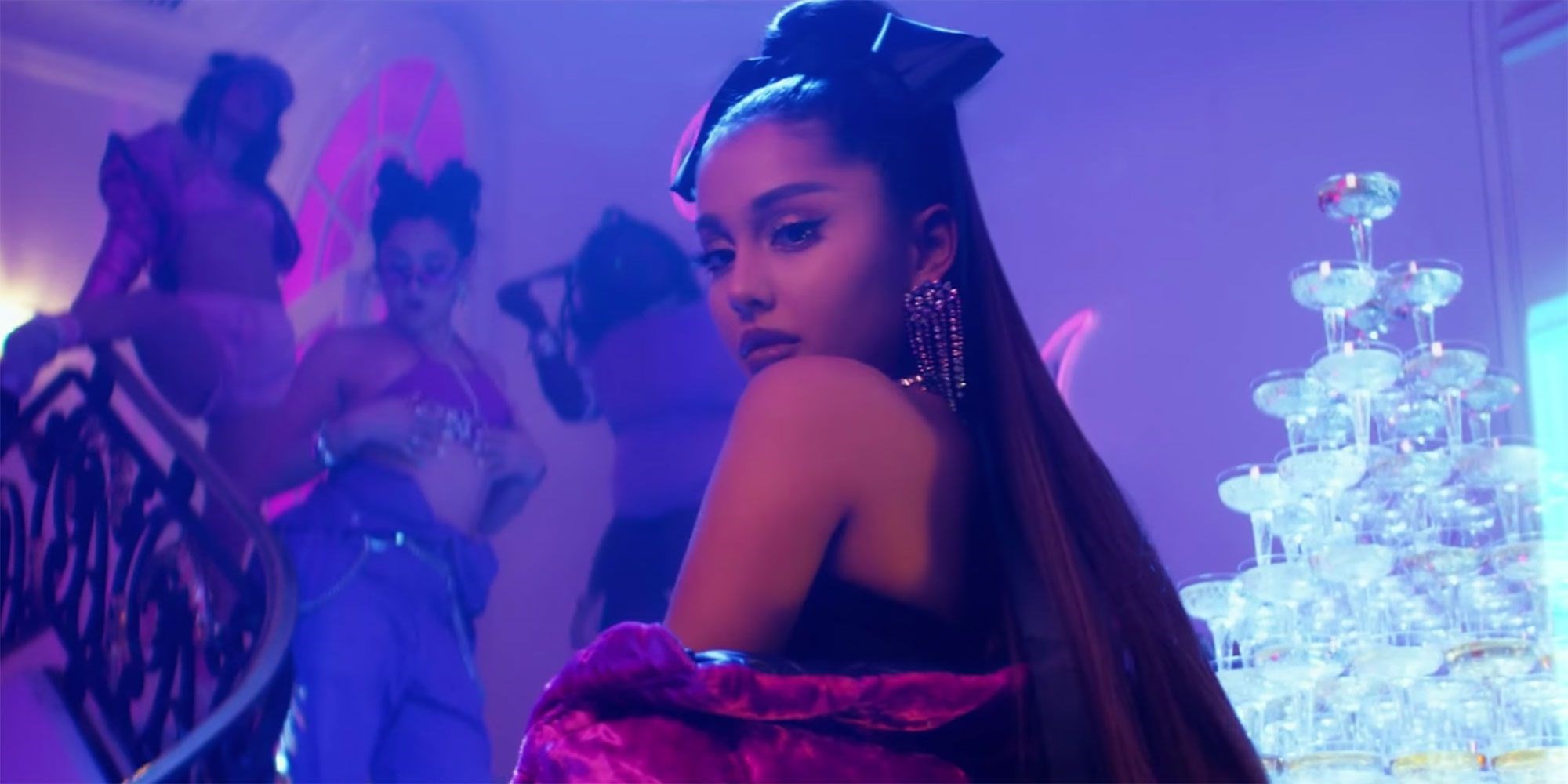 ariana grande 7 rings Wallpapers