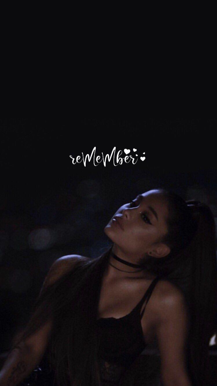 ariana grande 7 rings Wallpapers