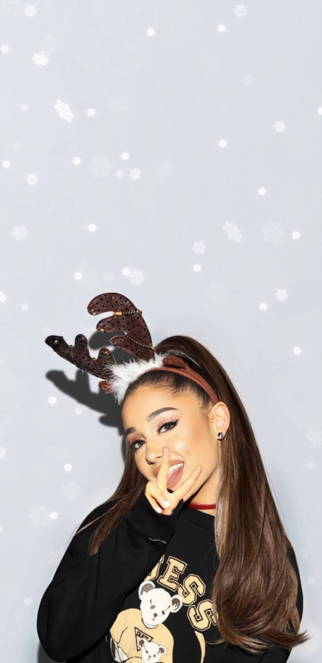 ariana grande cute Wallpapers