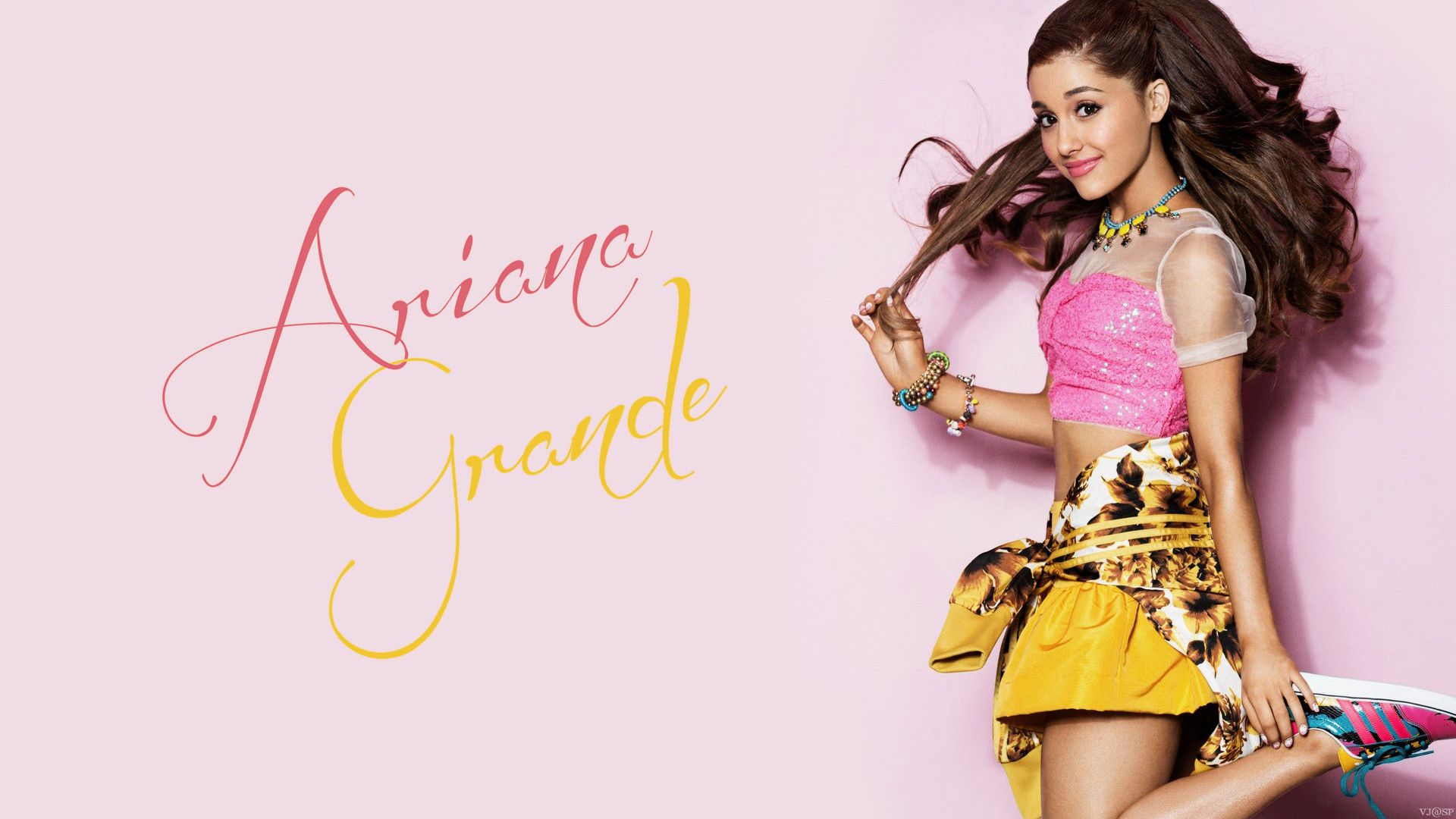 ariana grande cute Wallpapers