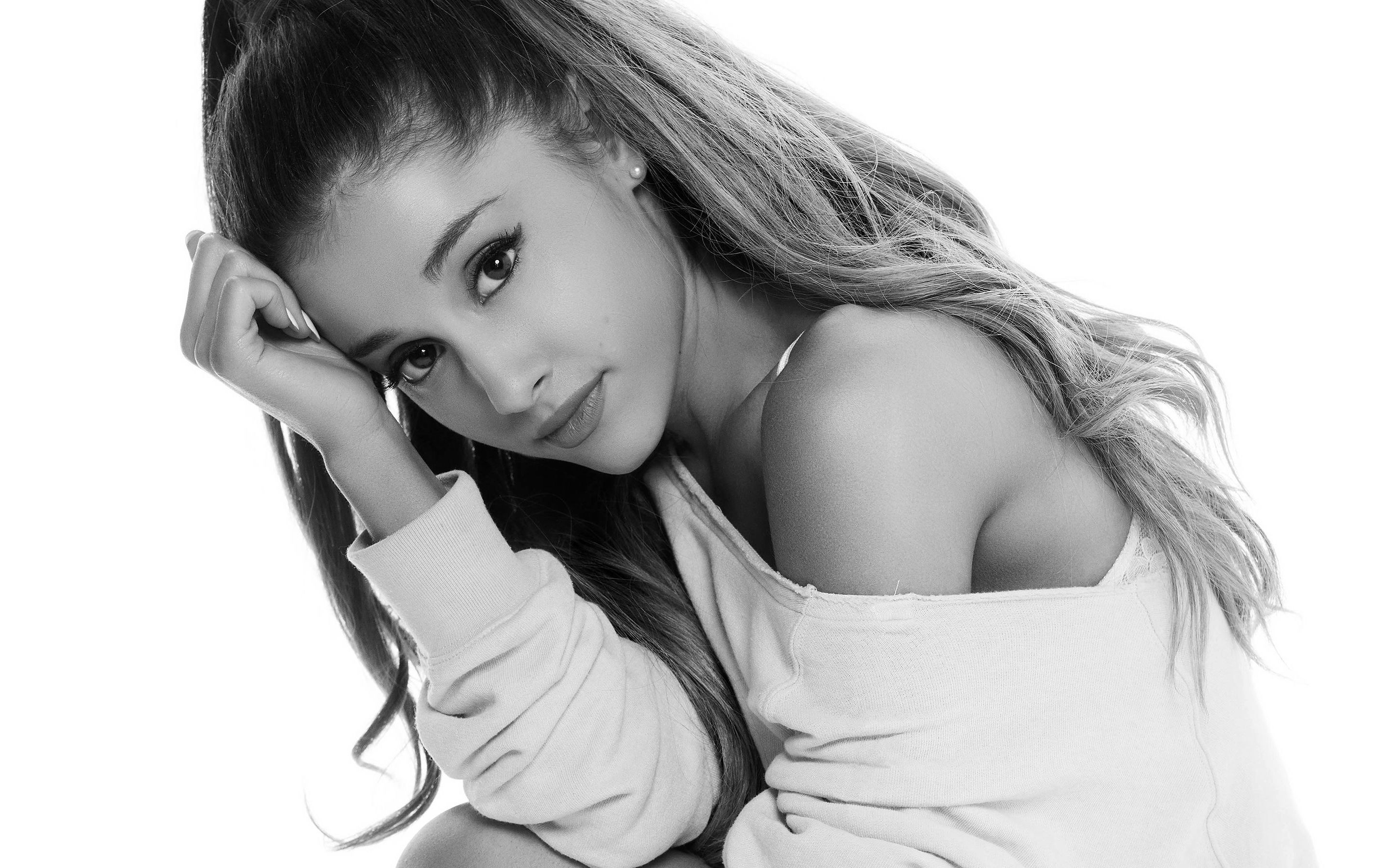 ariana grande cute Wallpapers