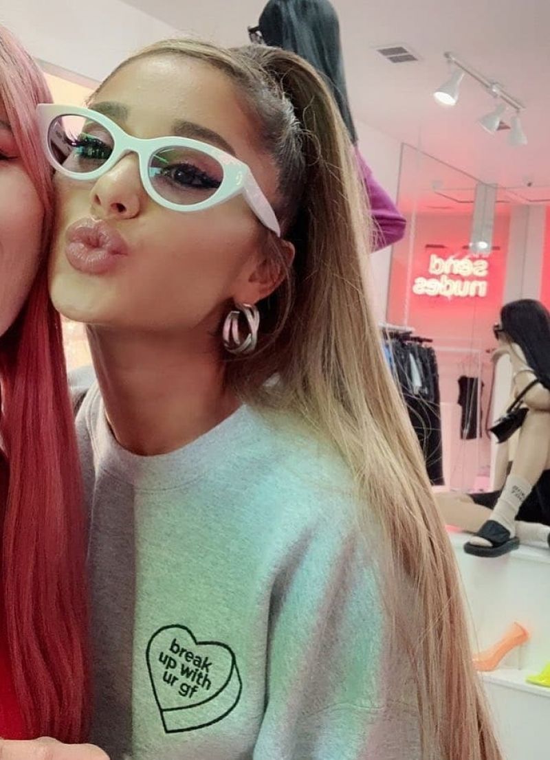 Ariana Grande Heart Sunglasses Wallpapers