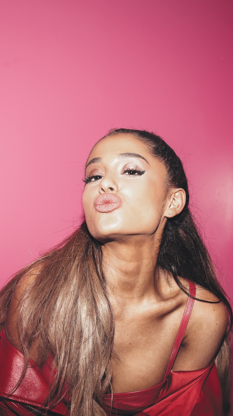 ariana grande iphone Wallpapers