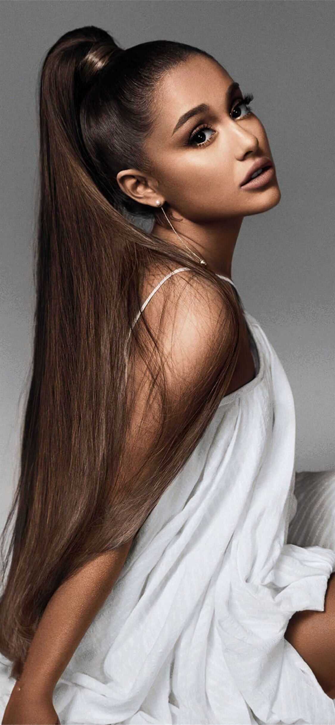 ariana grande phone Wallpapers