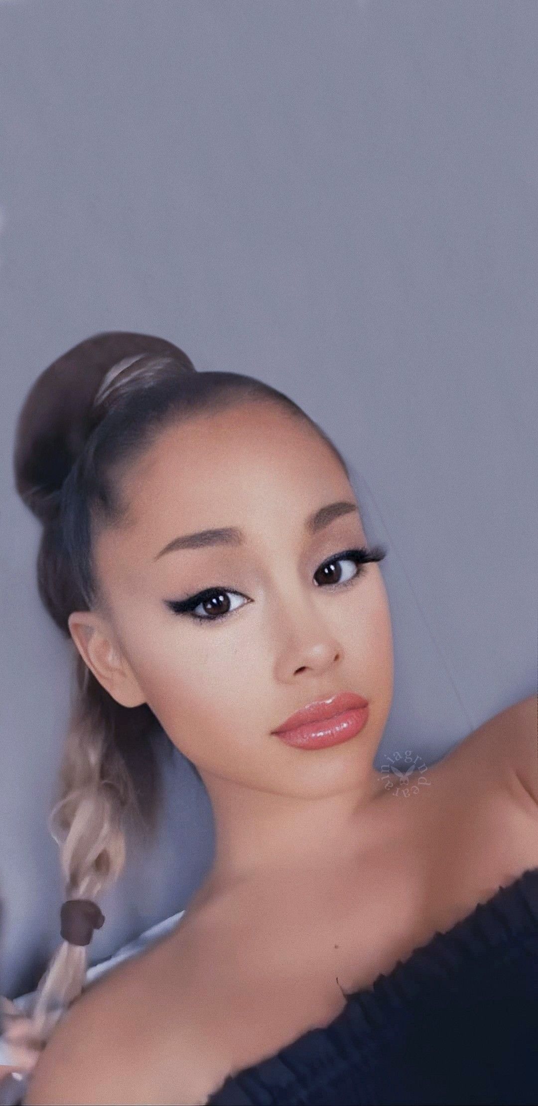 Ariana Grande Portrait Wallpapers