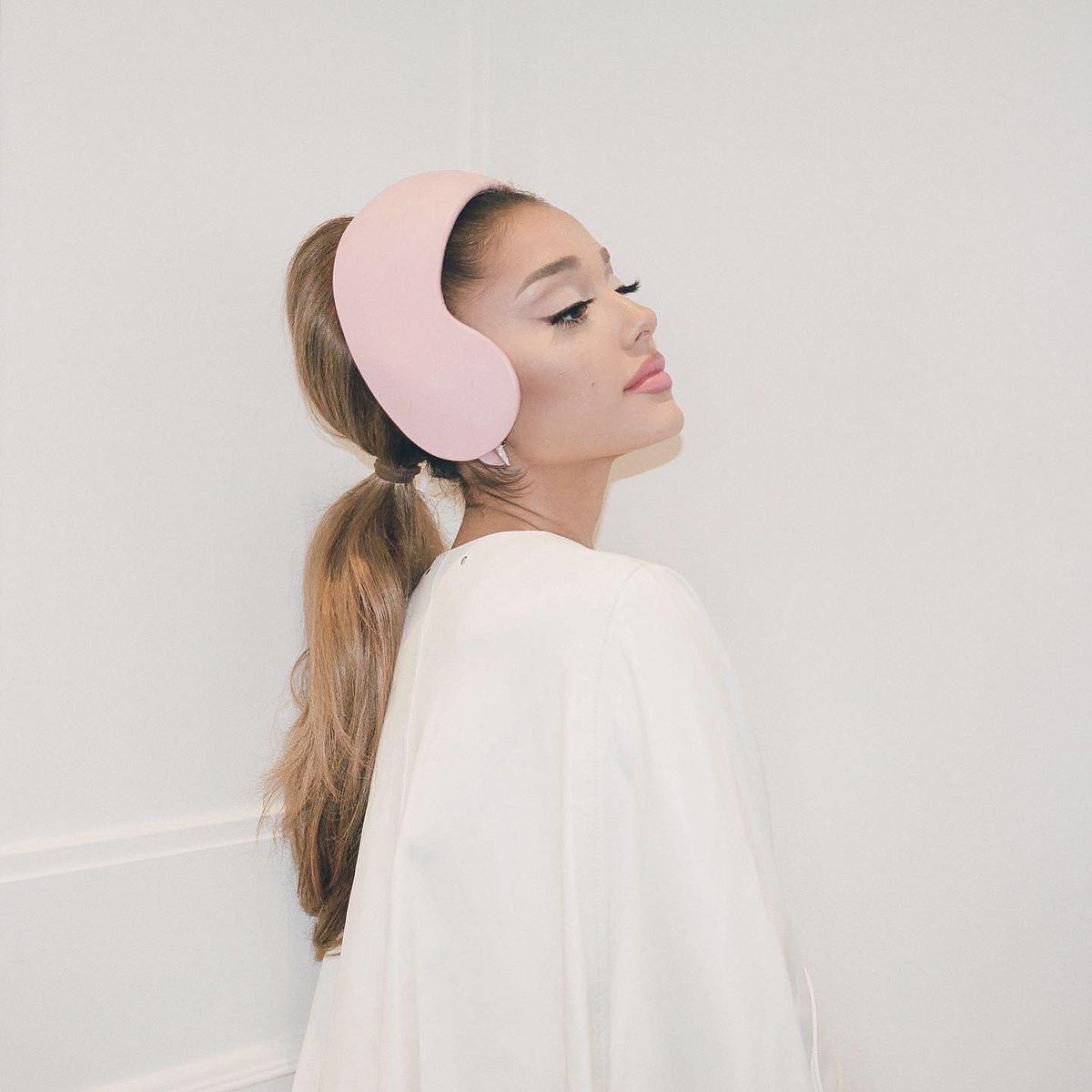 ariana grande positions Wallpapers