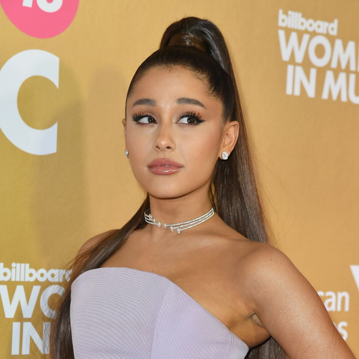 Ariana Grande Singer 2018 Wallpapers