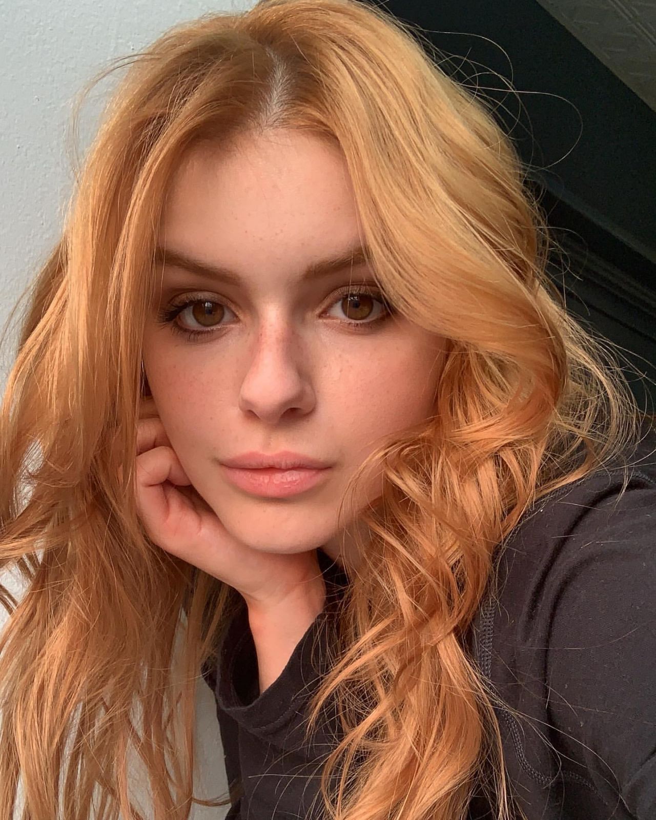 Ariel Winter Redhead 2020 Wallpapers