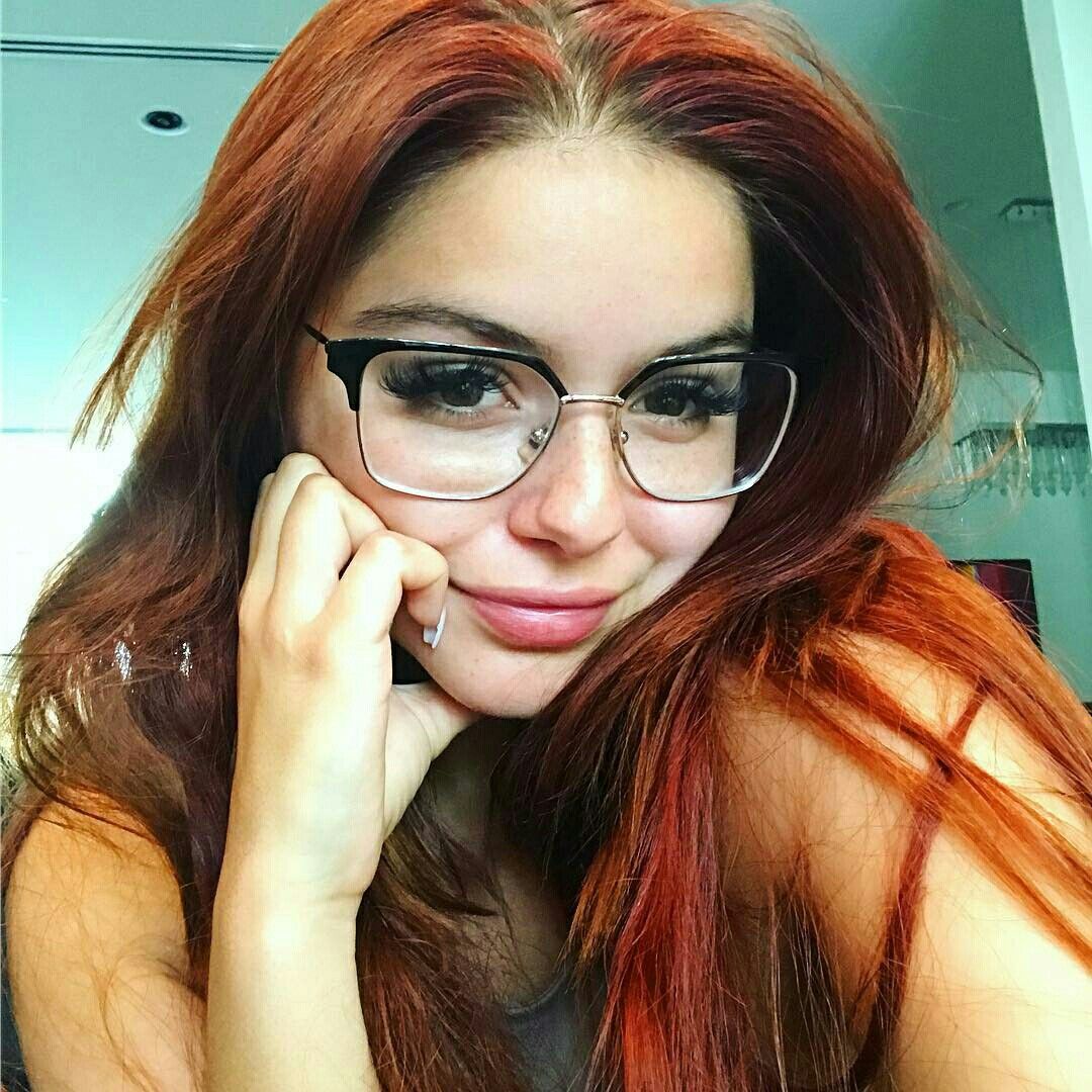 Ariel Winter Redhead 2020 Wallpapers