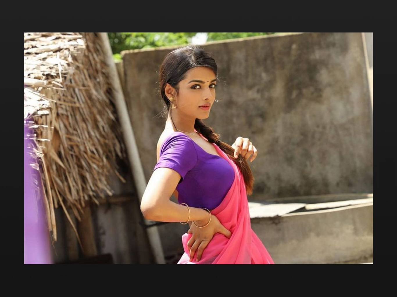 Ashna Zaveri Wallpapers