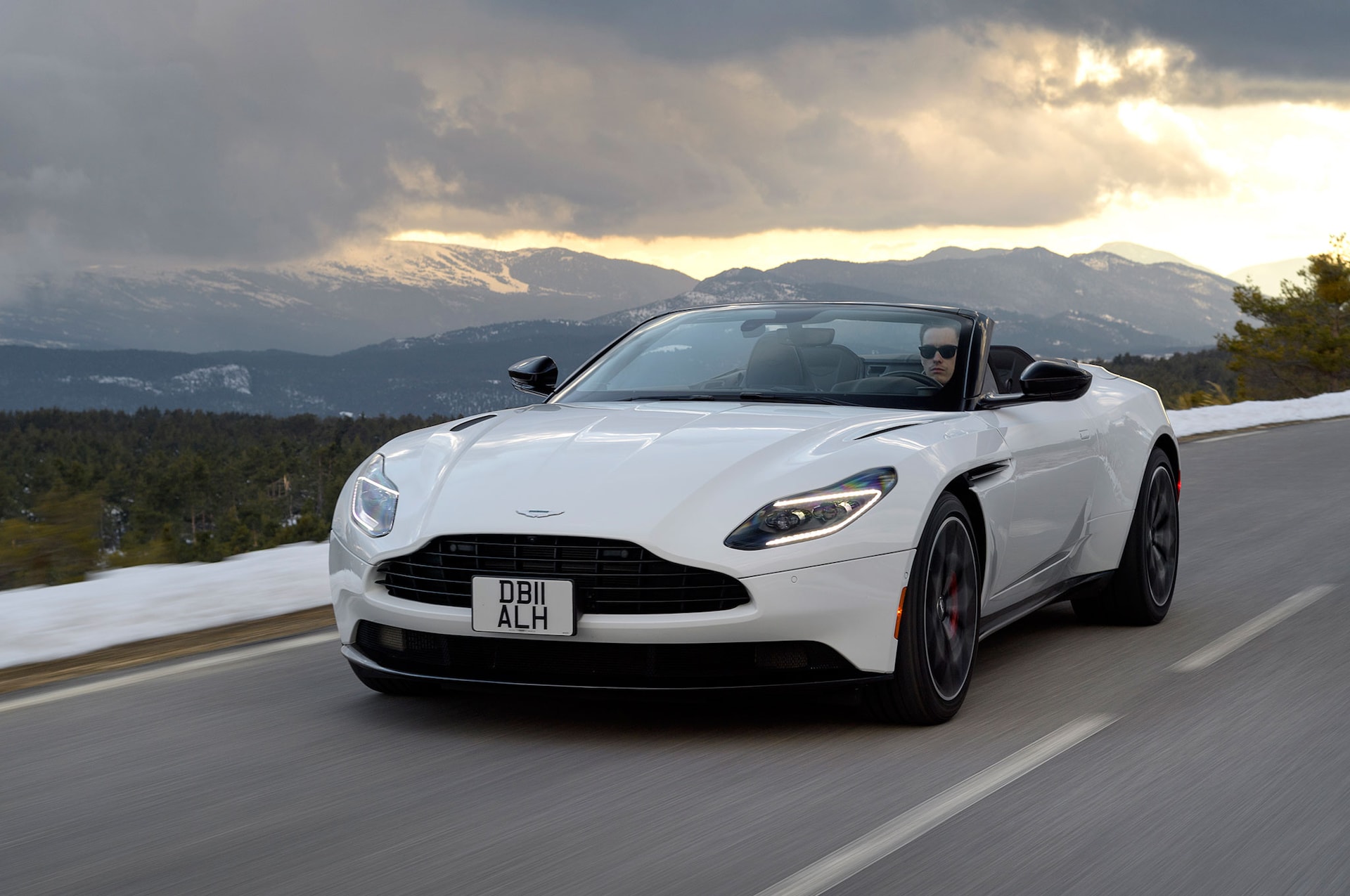 Aston Martin Db11 Volante 2018 Side View Wallpapers