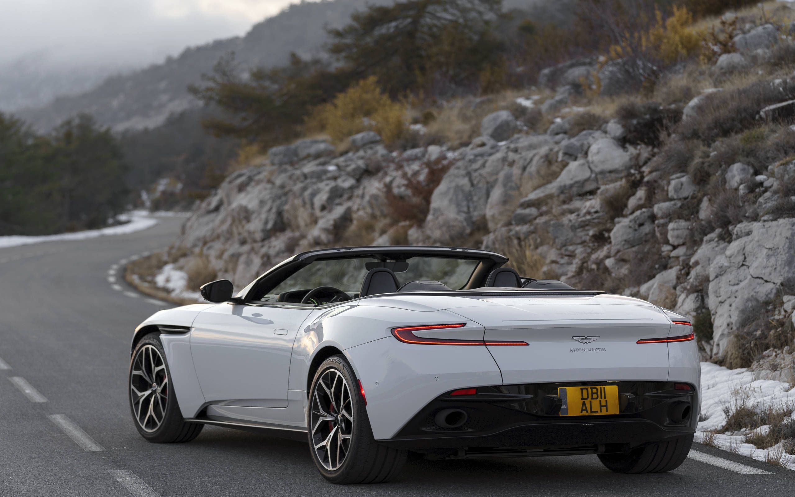 Aston Martin Db11 Volante 2018 Side View Wallpapers