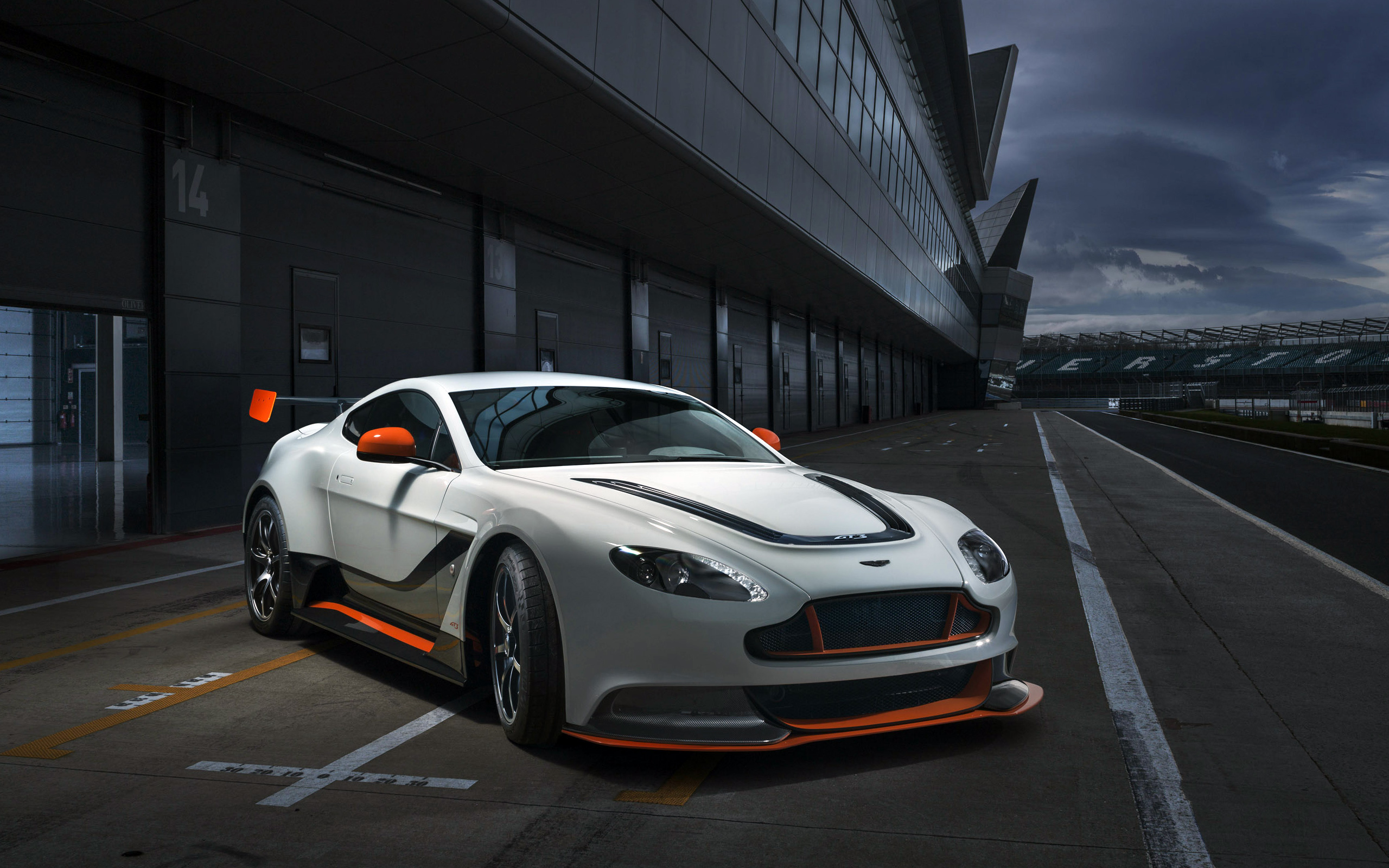 Aston Martin Dbc Wallpapers