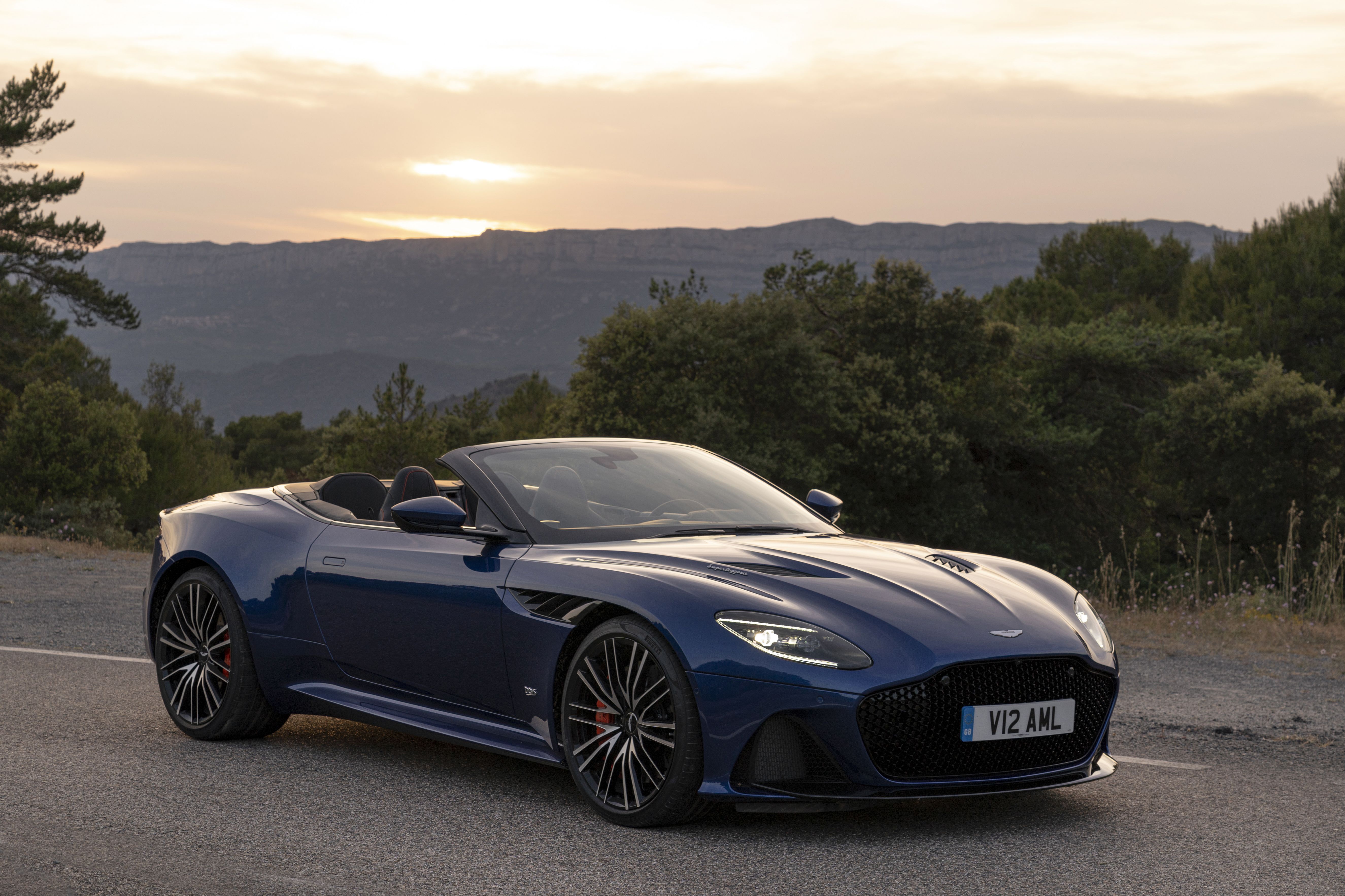 Aston Martin Dbs Superleggera Volante Wallpapers